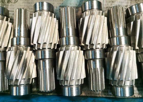 20CrMnTi Steel Right Hand Helical Gear Pinion Shaft 1.5 Module With Involute Spline