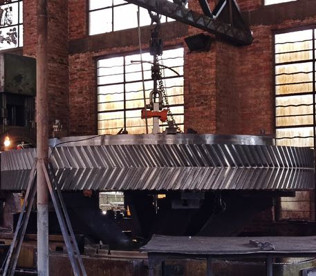 ISO 8-9-Gradgenauigkeit Heringbone-Zahnräder Anpassbarer Helixwinkel für eine optimale Leistung